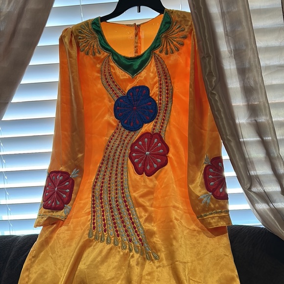 dress - Picture 2 of 11